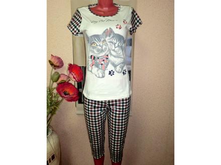 Домашний костюм футболка + бриджи 149 б