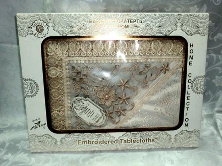 Скатерть Tablecloths 160*220 вышитая с гипюром