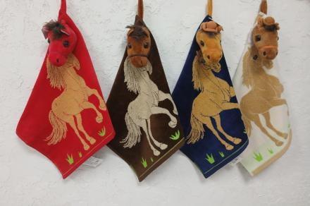 Салфетка Лошадь 36*36 с игрушкой ZXF738