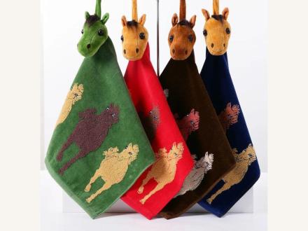 Салфетка Лошадь 36*36 с игрушкой ZXF739