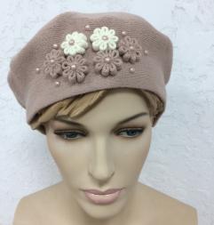 Берет женский вязаный