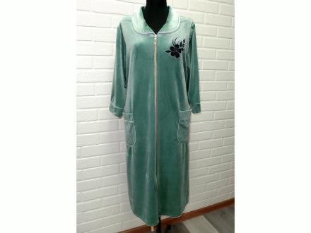 Халат велюровый на молнии с апликацией