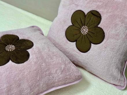 Наволочка бамбук с вышивкой Ромашка 50*50 Розовый