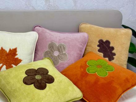 Наволочка бамбук с вышивкой Ромашка 50*50 Розовый